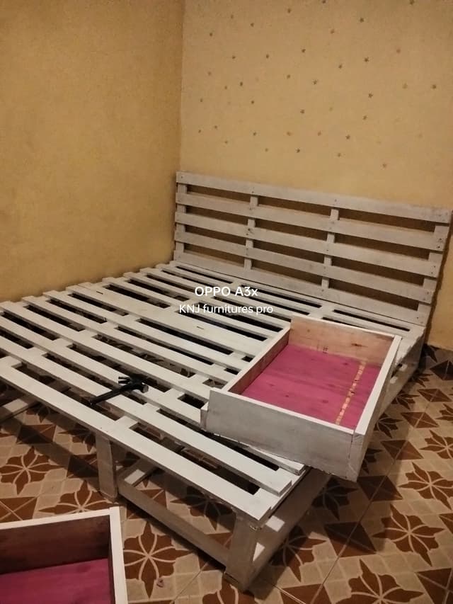 pallet bed